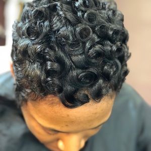 Meet your Posher, Dominique